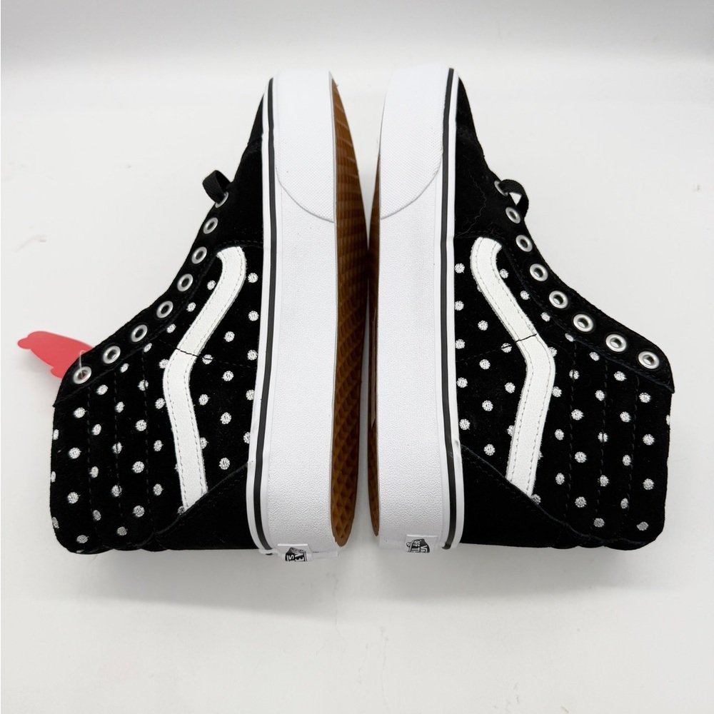 VANS Sneakers NWT Mens 7 Women’s 8.5